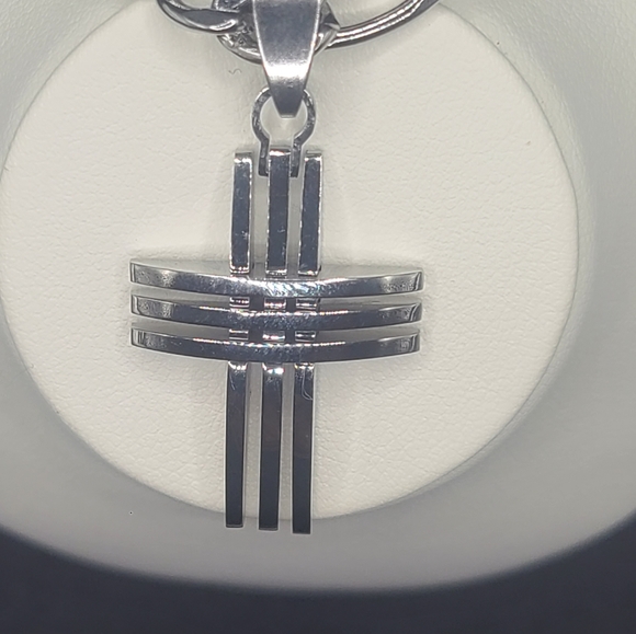 New 6mm 22" Heavy stainless steel chain and triple bar cross! - Picture 2 of 3